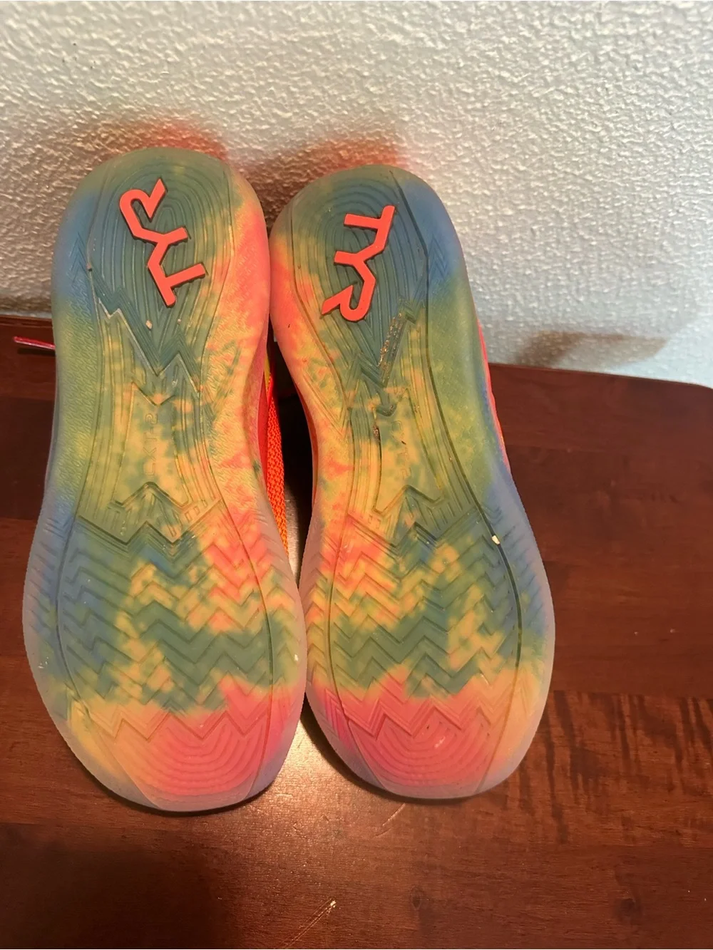TYR vibrant knit